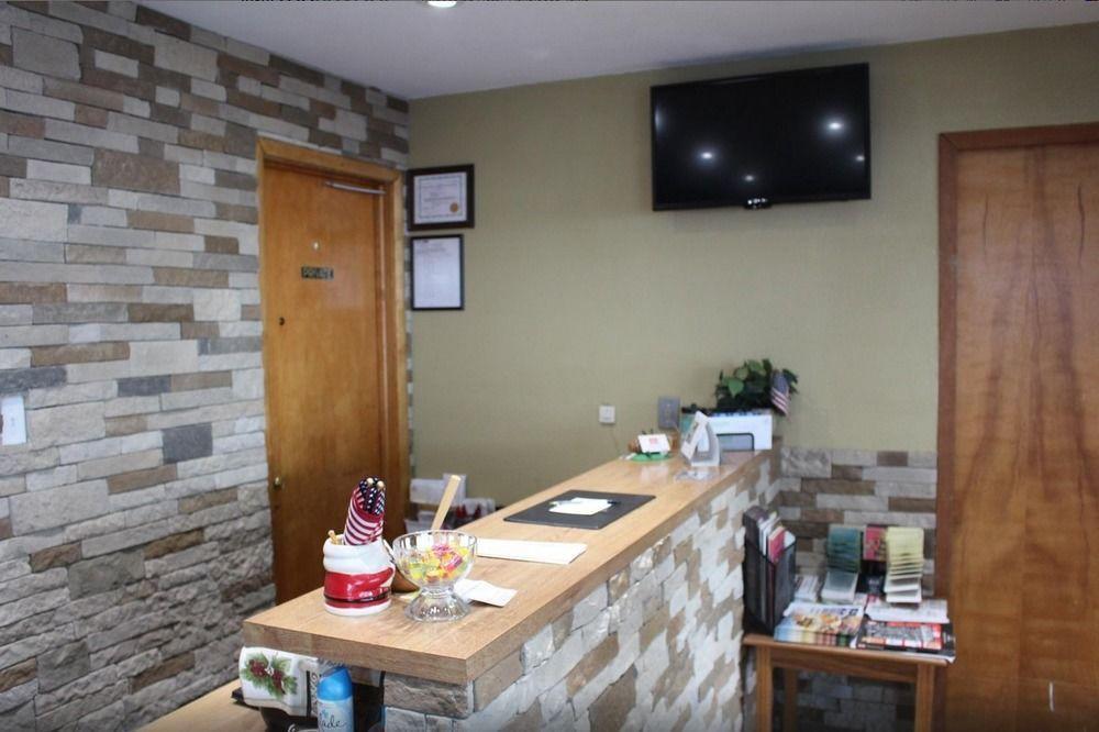 Budget Inn Oskaloosa Exterior foto